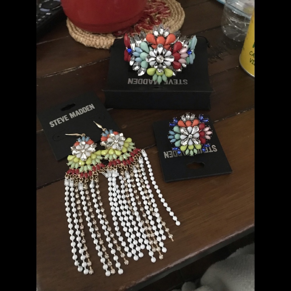 Steve Madden earrings